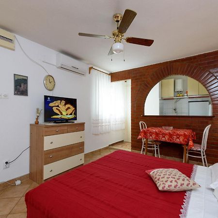 Apartments Mihaela Трогир Екстериор снимка