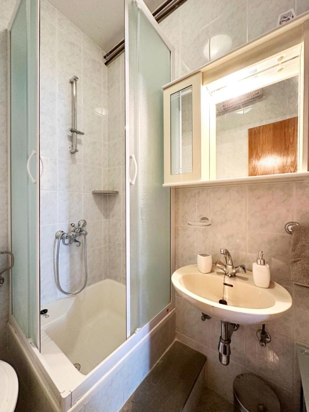 Apartments Mihaela Трогир Екстериор снимка