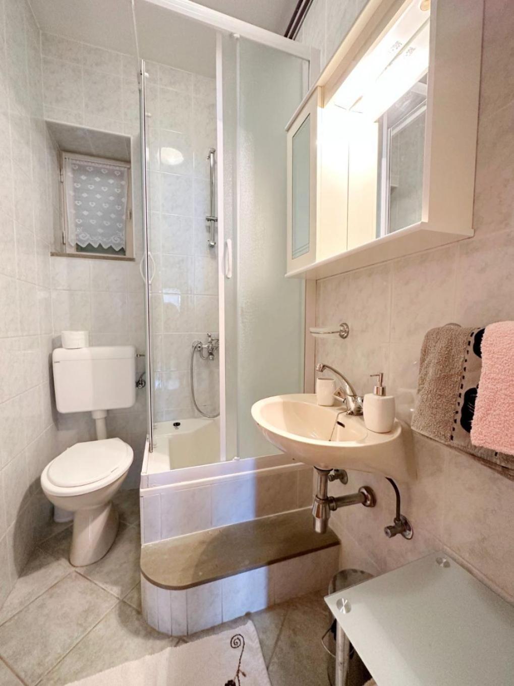 Apartments Mihaela Трогир Екстериор снимка