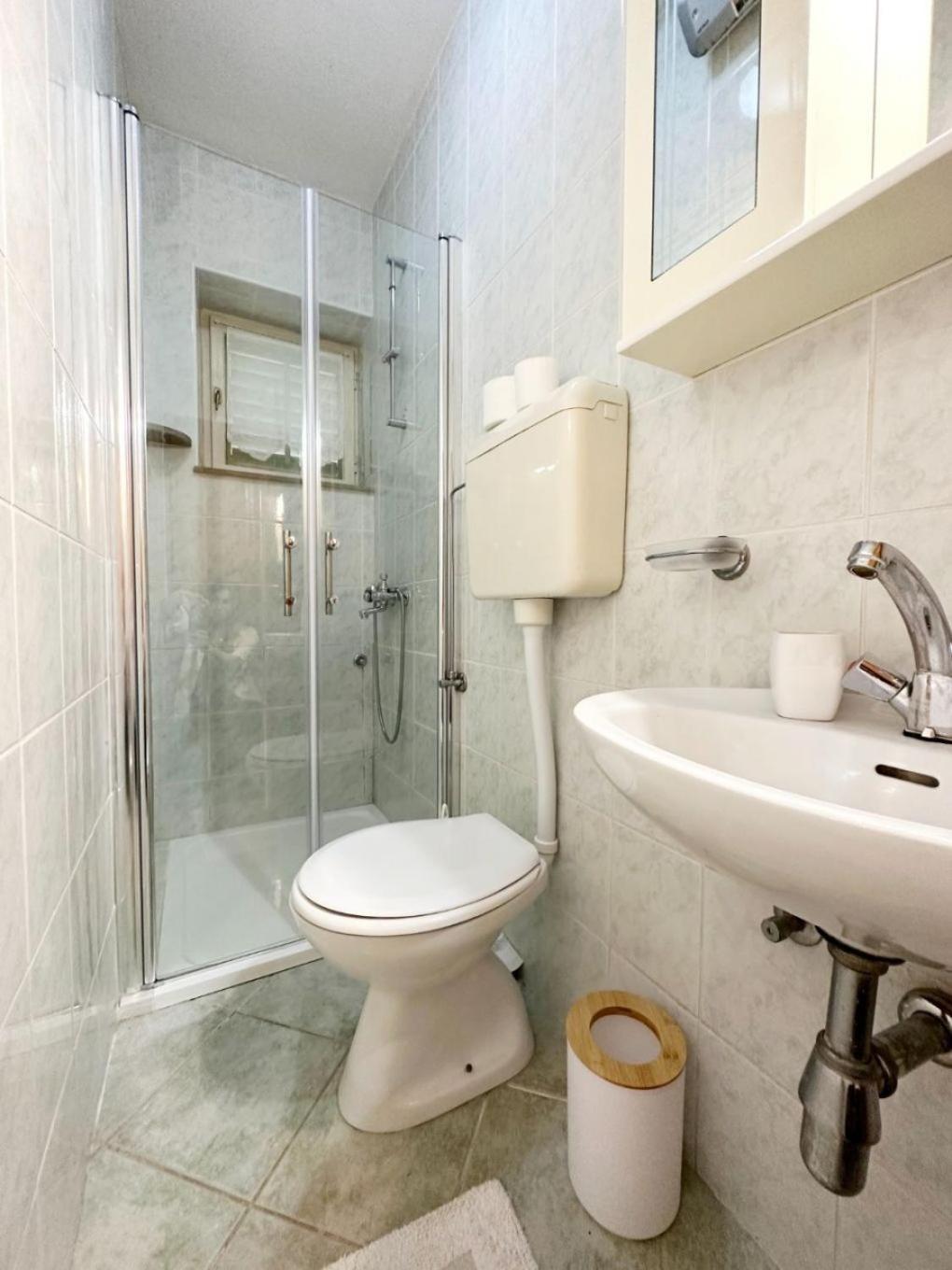 Apartments Mihaela Трогир Екстериор снимка