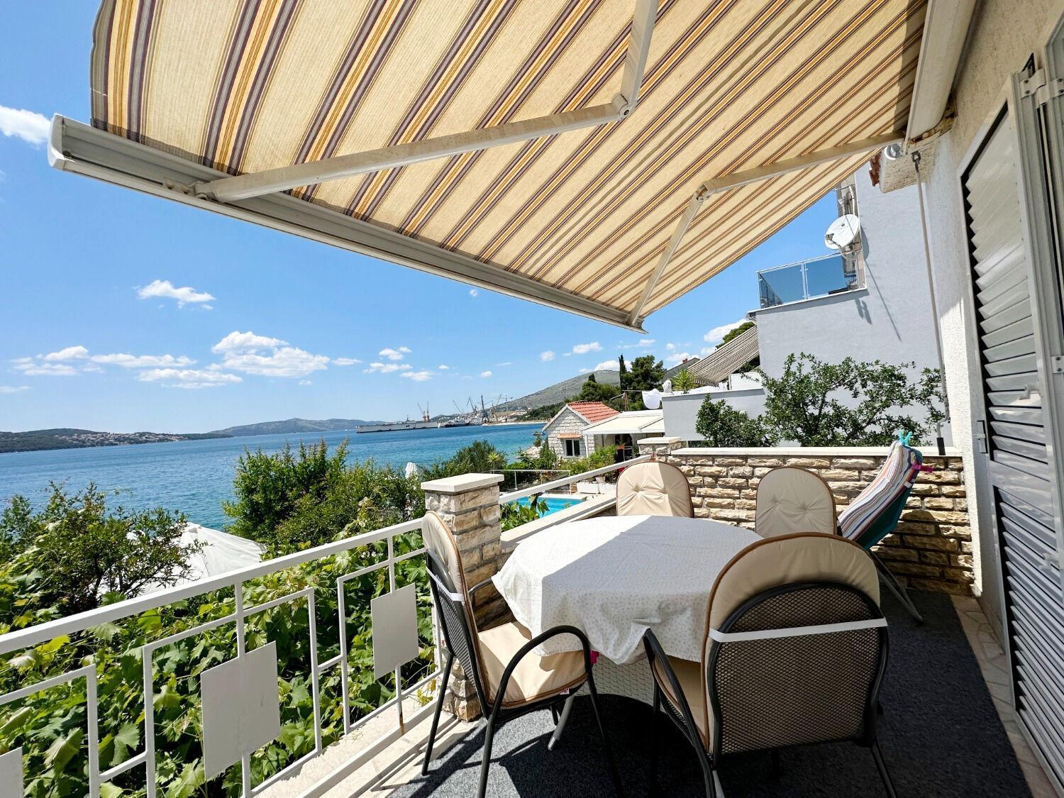 Apartments Mihaela Трогир Екстериор снимка