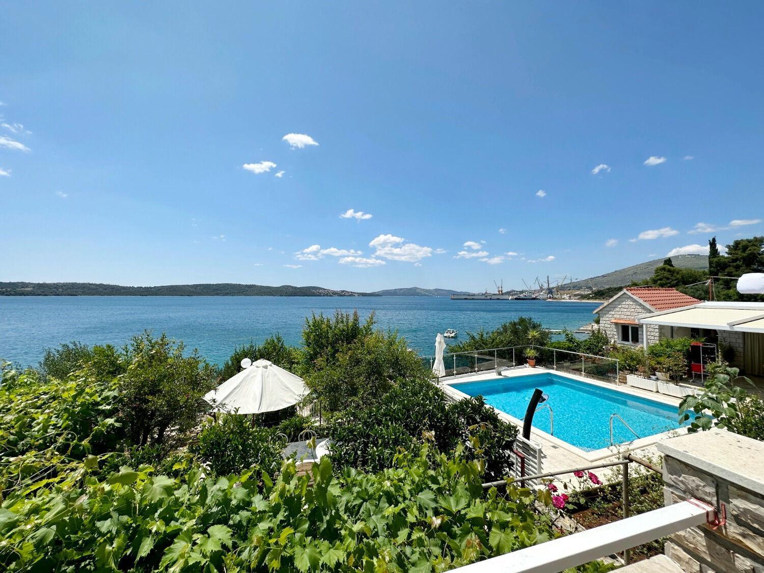 Apartments Mihaela Трогир Екстериор снимка