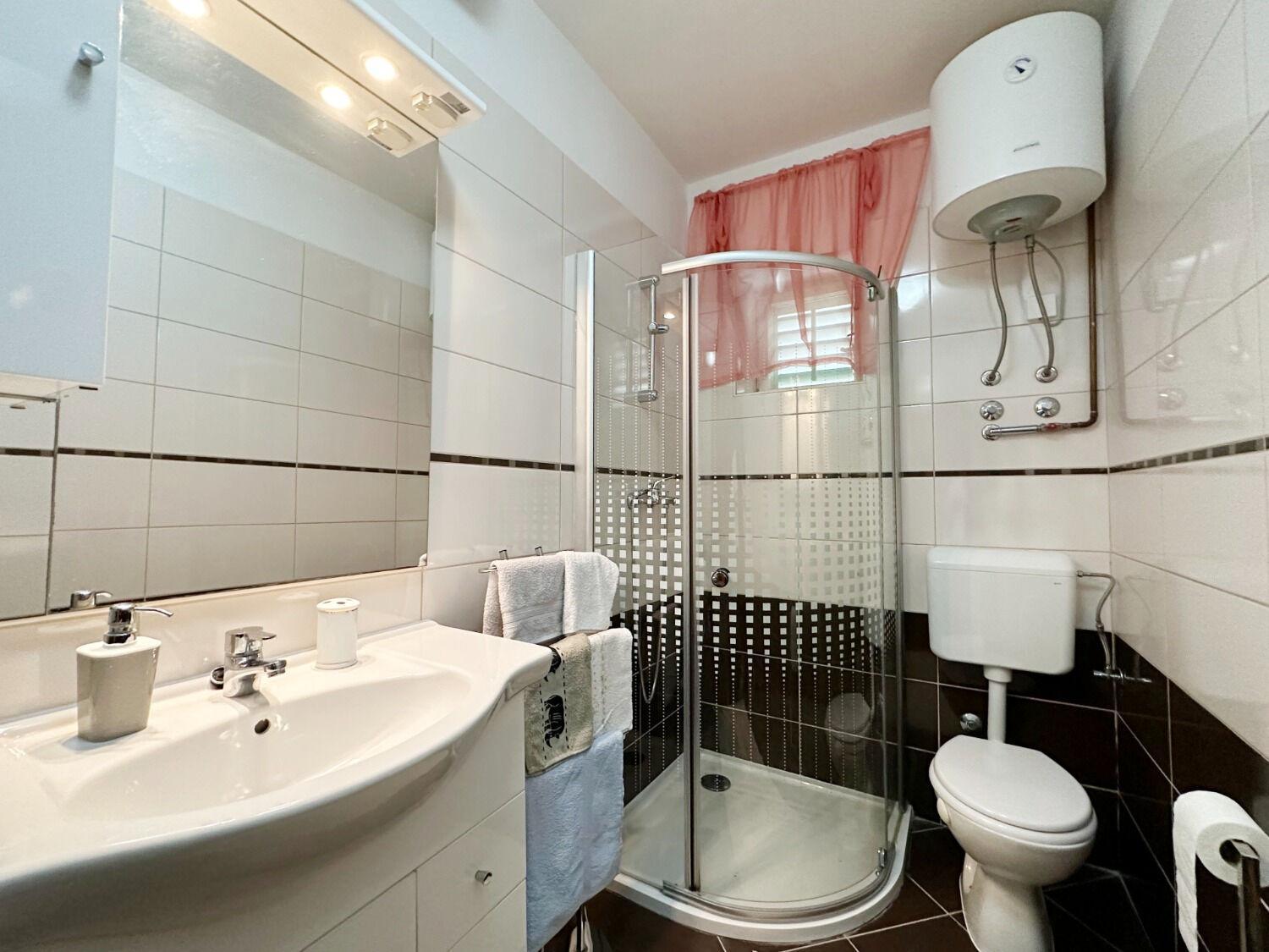 Apartments Mihaela Трогир Екстериор снимка