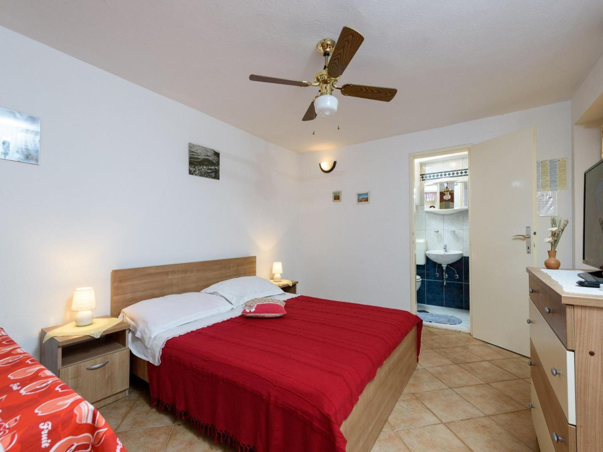 Apartments Mihaela Трогир Екстериор снимка