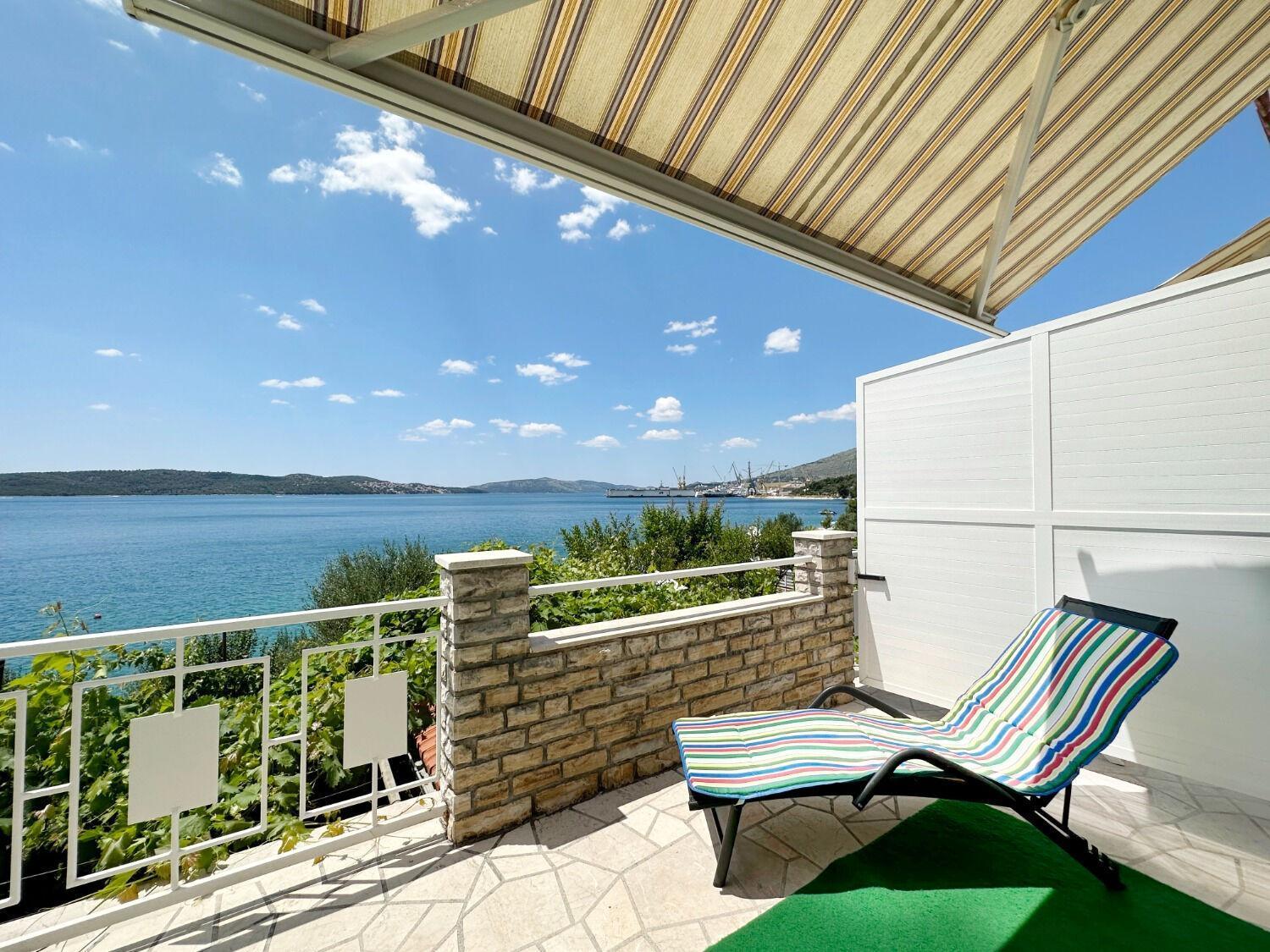Apartments Mihaela Трогир Екстериор снимка