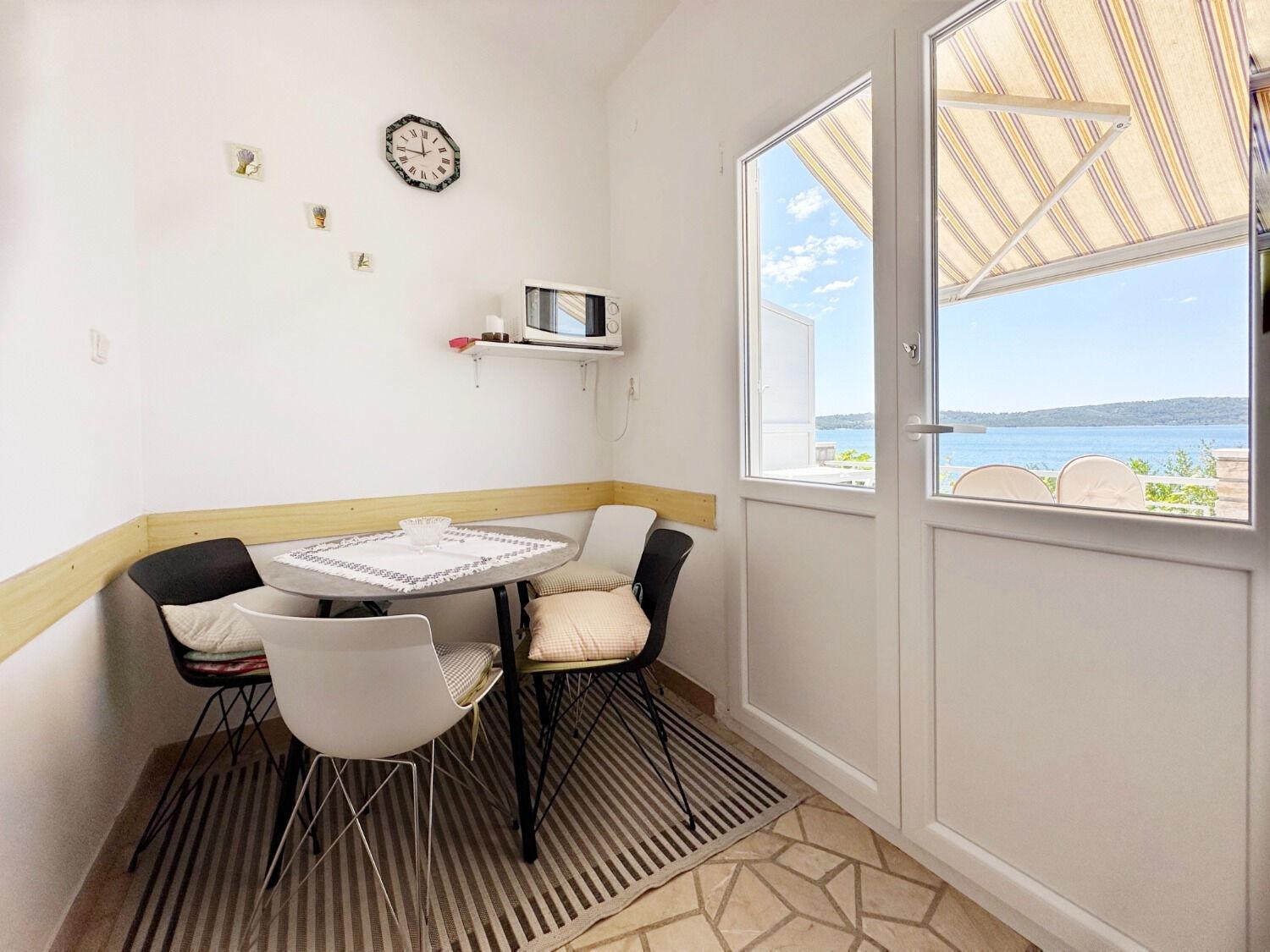 Apartments Mihaela Трогир Екстериор снимка