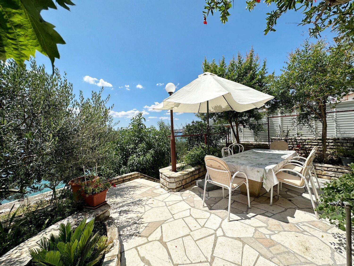 Apartments Mihaela Трогир Екстериор снимка